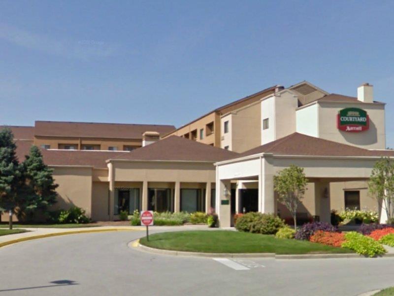 Courtyard By Marriott Indianapolis Airport Hotel Exterior photo